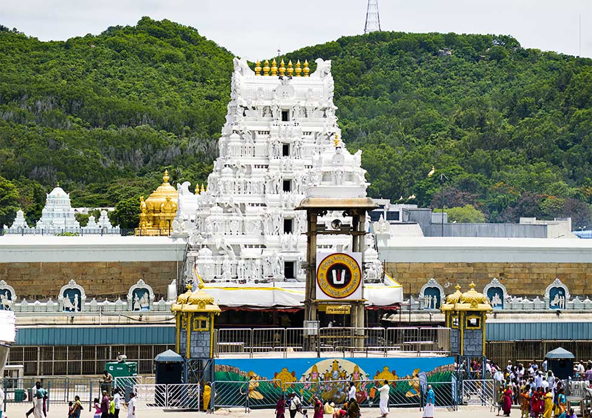 Tirumala Agama Shastra Rules Violation Kutami Prabhutvam Do Not Care Photos4