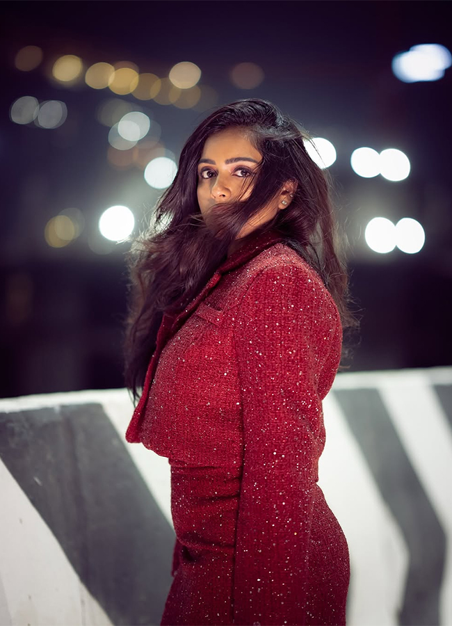 Actress Vithika Sheru latest photos8