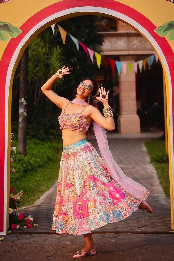 Newlywed Keerthy Suresh Shares Mehendi Ceremony Photos on Social Media9