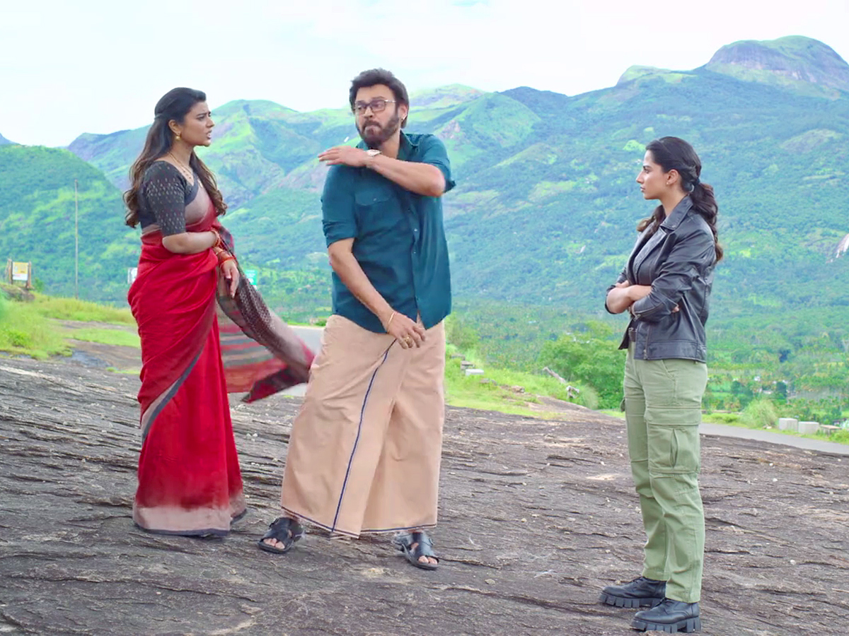 Venkatesh Sankranthiki Vasthunnam Movie HD Stills Photos Goes Viral15