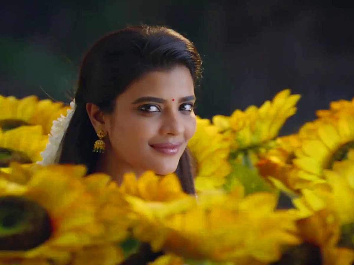 Venkatesh Sankranthiki Vasthunnam Movie HD Stills Photos Goes Viral36