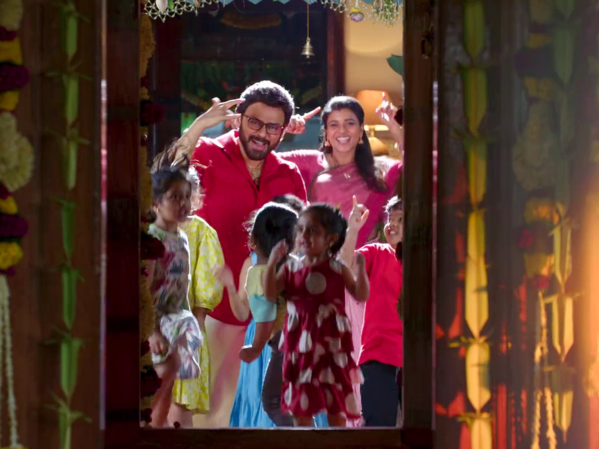 Venkatesh Sankranthiki Vasthunnam Movie HD Stills Photos Goes Viral39