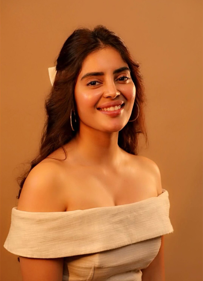 Actress Kushitha Kallapu Beautiful Pics HD12