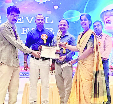 సౌత్‌ ఇండియా సైన్స్‌ఫెయిర్‌కు ఎంపిక 1