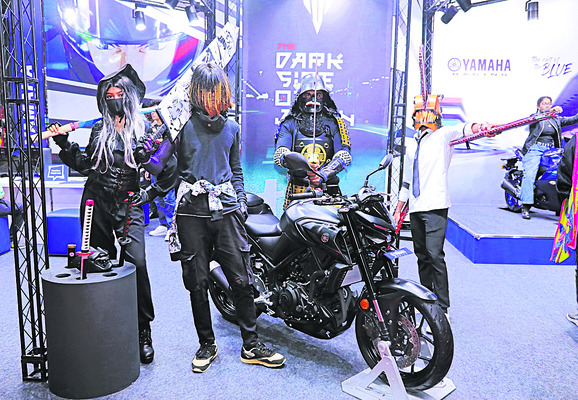 మరోసారి ప్రాణాపాయం నుంచి బయటపడ్డ అజిత్ 1