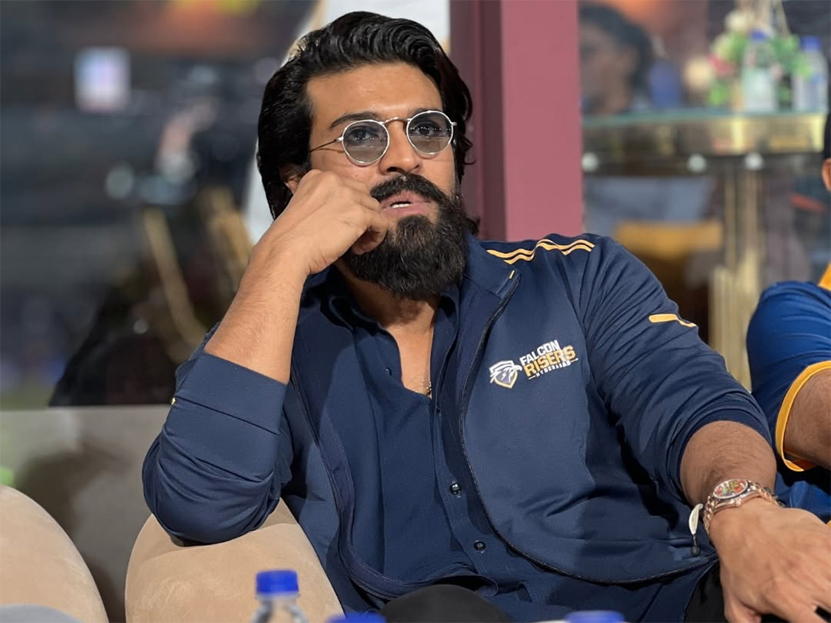 క్రికెట్‌ స్టేడియంలో సందడి చేసిన హీరో రామ్ చరణ్ (ఫొటోలు) | Owner of ...
