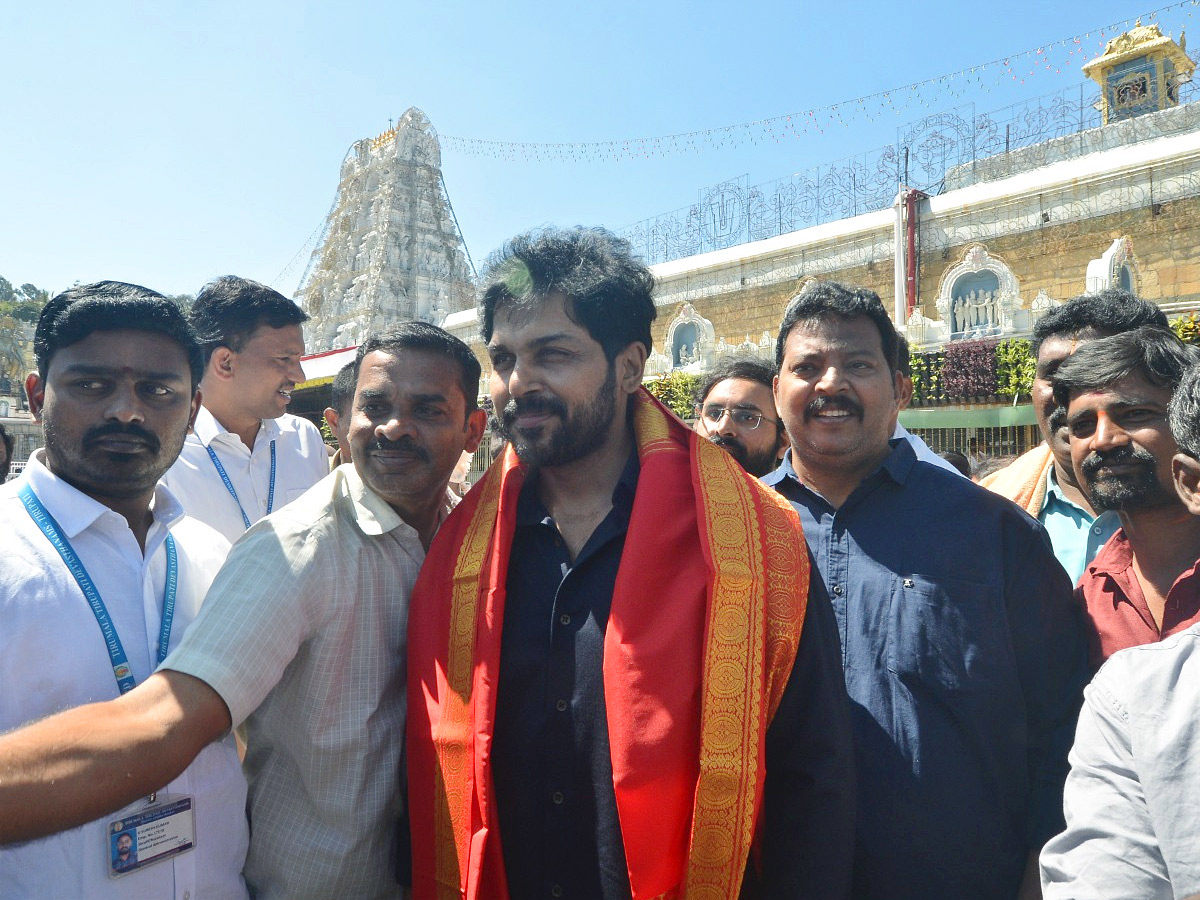 Hero Karthi With His Son Visits Tirumala Photos9