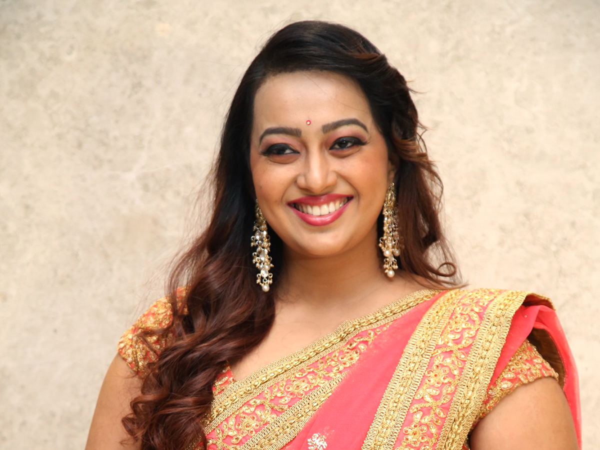 Actress Ester Noronha Latest Photos1