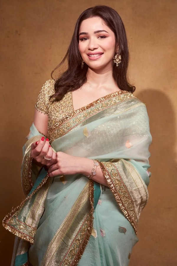 Sachin Tendulkars daughter Sara Tendulkar Beautiful Photos10