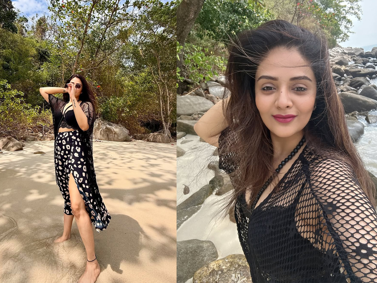 Anchor Sreemukhi latest photos goes viral1