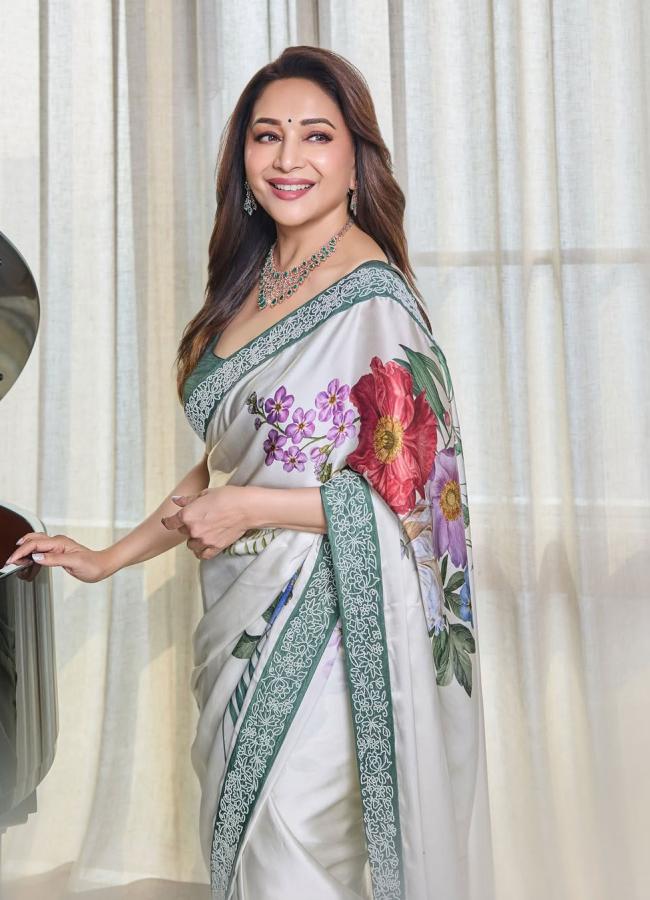 Madhuri Dixit Stunning Look As Young For Photo Shoot10