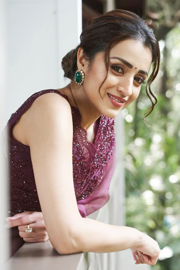 Trisha Krishnan looks gorgeous in latest photoshoot10