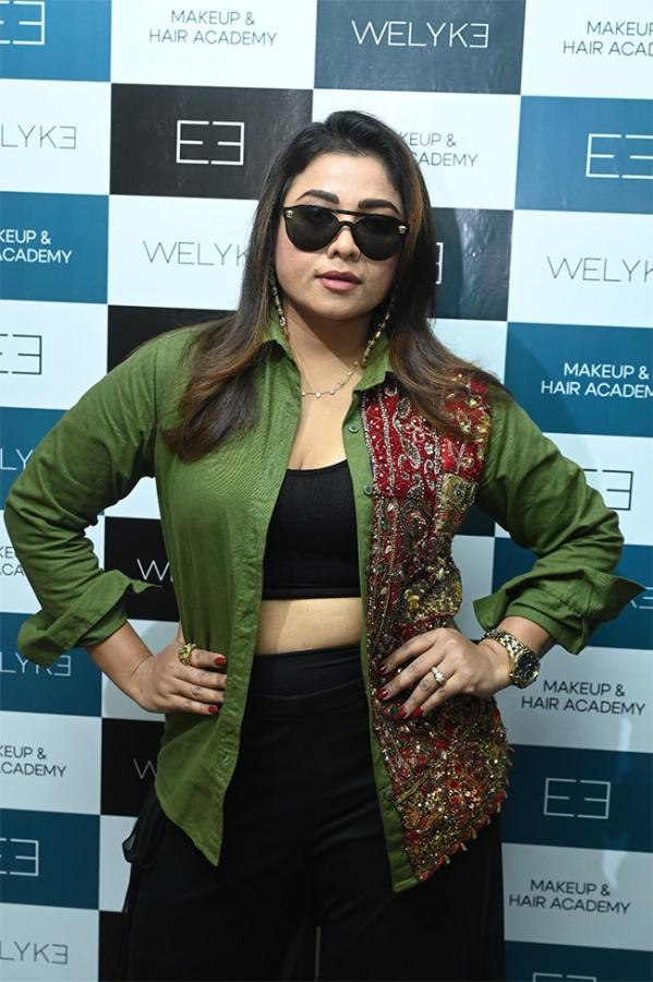 actress mumaith khan in yusufguda photos15