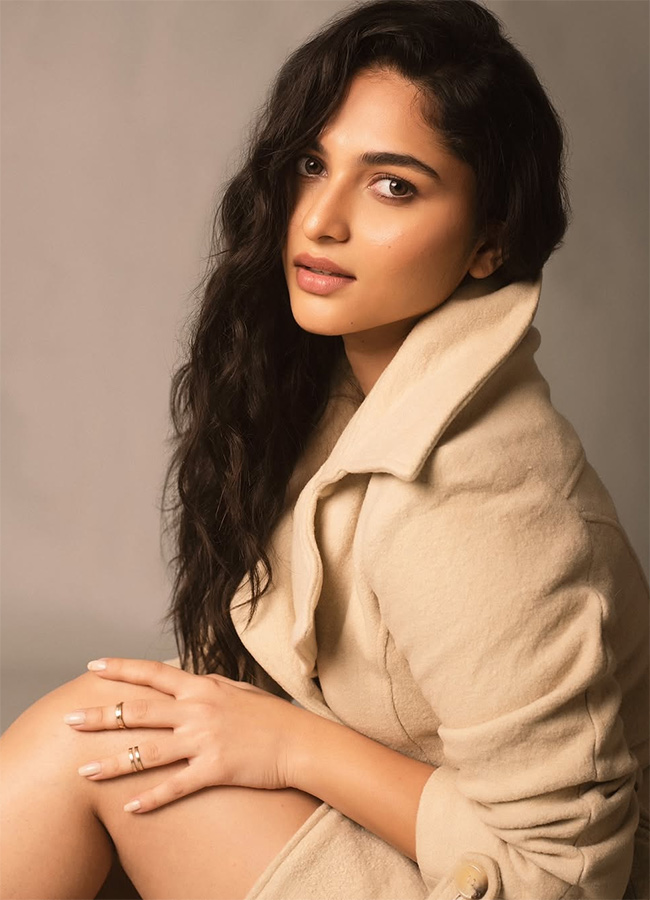 Dragon Movie Actress Kayadu Lohar Full Details14