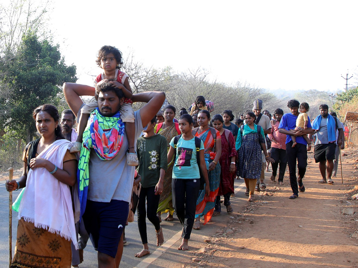 Maha Shivaratri : Devotees Rush at Srisailam Temple Photos10