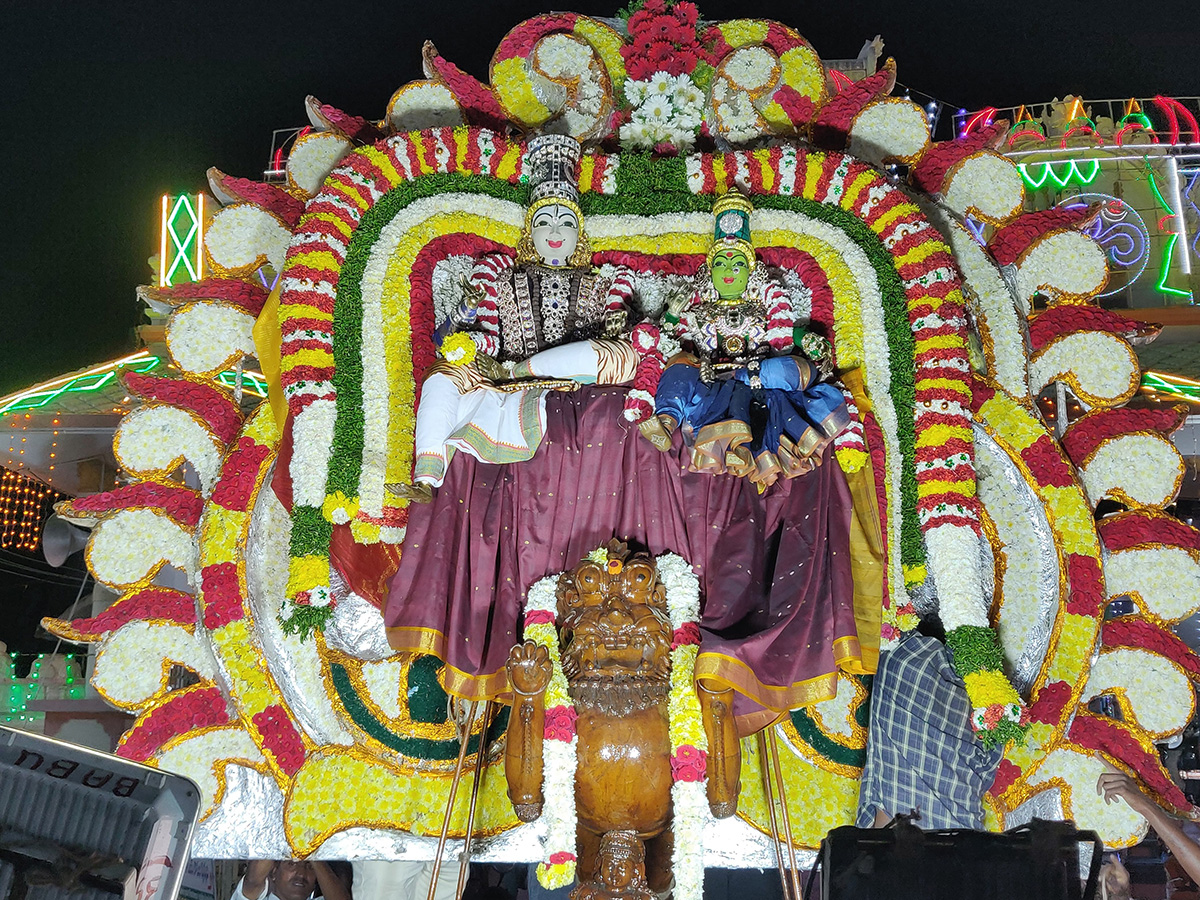Maha Shivaratri : Devotees Rush at Srisailam Temple Photos13