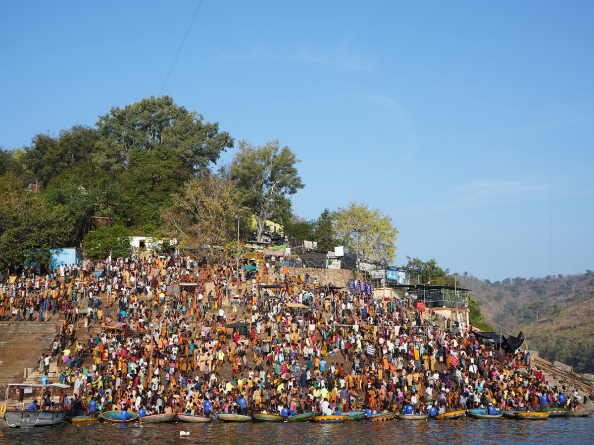 Maha Shivaratri : Devotees Rush at Srisailam Temple Photos15