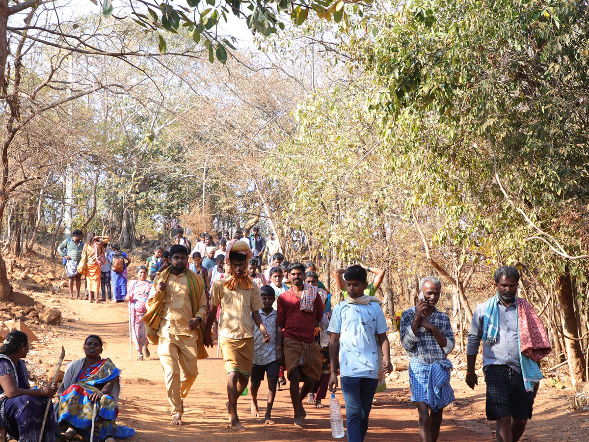 Maha Shivaratri : Devotees Rush at Srisailam Temple Photos8