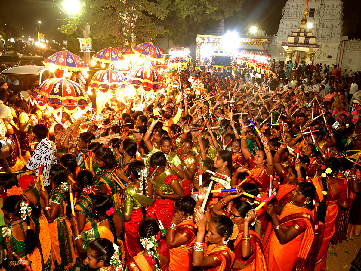 Cheruvugattu Jadala Parvathi Ramalingeswara Swamy Gramotsavam1