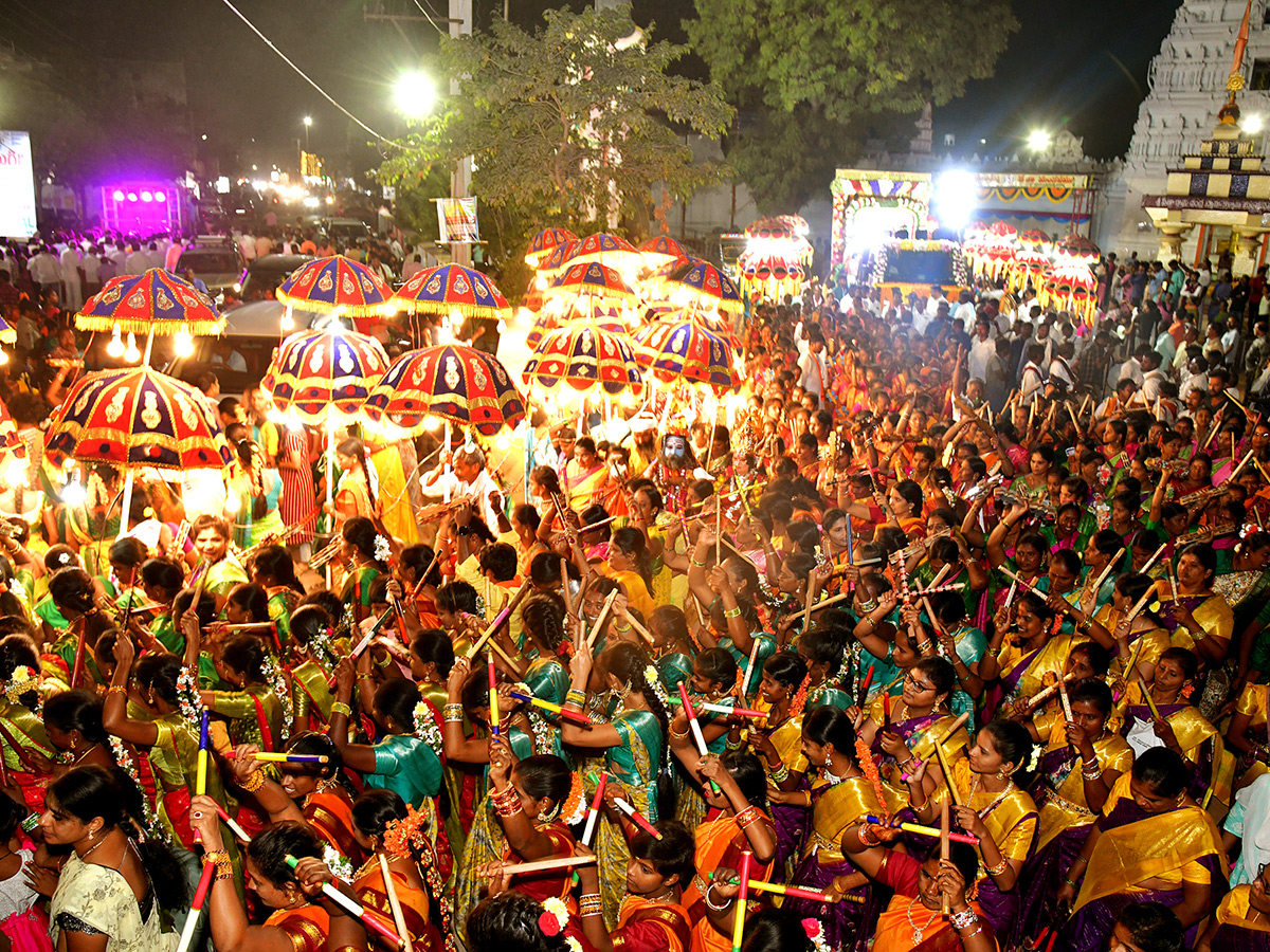 Cheruvugattu Jadala Parvathi Ramalingeswara Swamy Gramotsavam4