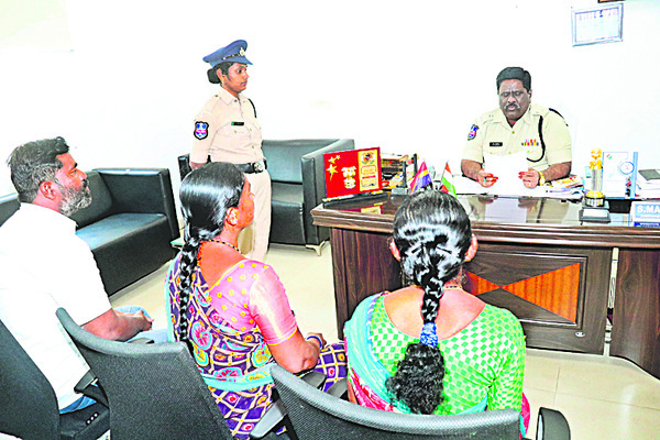 పైరవీలకు తావులేదు
1