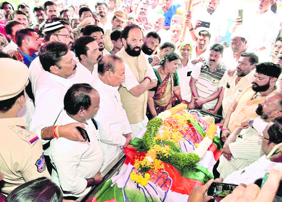 కస్తాల శ్రవణ్ కుటుంబానికి అండగా ఉంటాం1