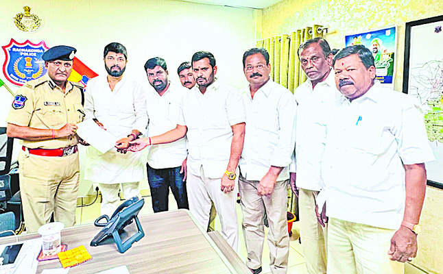 మైసమ్మ సన్నిధిలో జాతీయ ఎస్టీ కమిషన్ సభ్యుడు 1