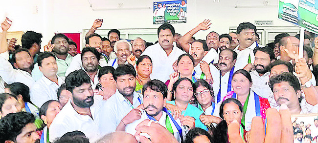 హోరెత్తిన యువత పోరు1