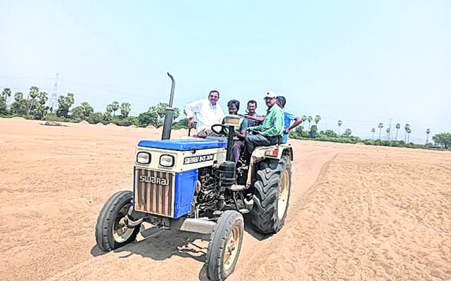 షెడ్లు శిథిలం 4