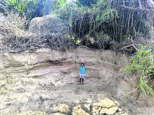 మట్టి దొంగలెవరయా..? 1