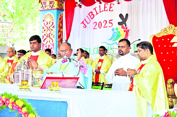 ప్రపంచ శాంతి కోసం ప్రార్థించాలి
1