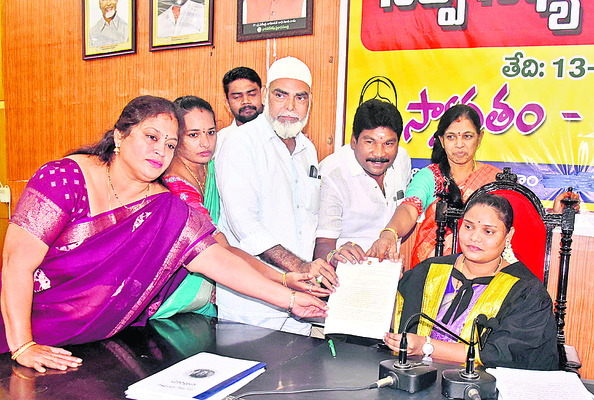 వాడీవేడిగా సర్వసభ్య సమావేశం 2