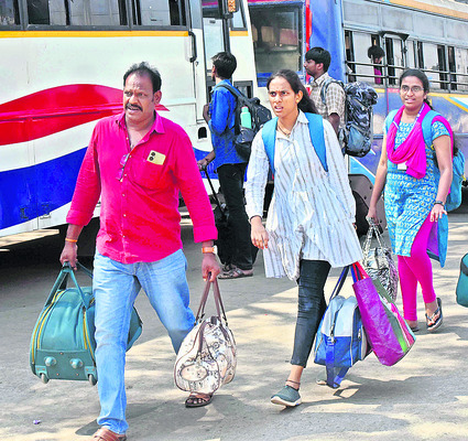 విద్యార్థుల్లో ఫుల్ జోష్2