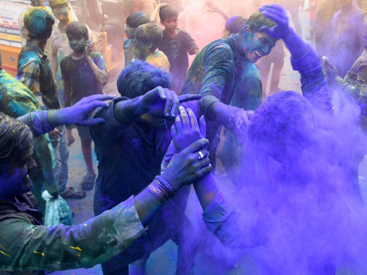 Holi 2025 Celebrations in Hyderabad HD Photos11