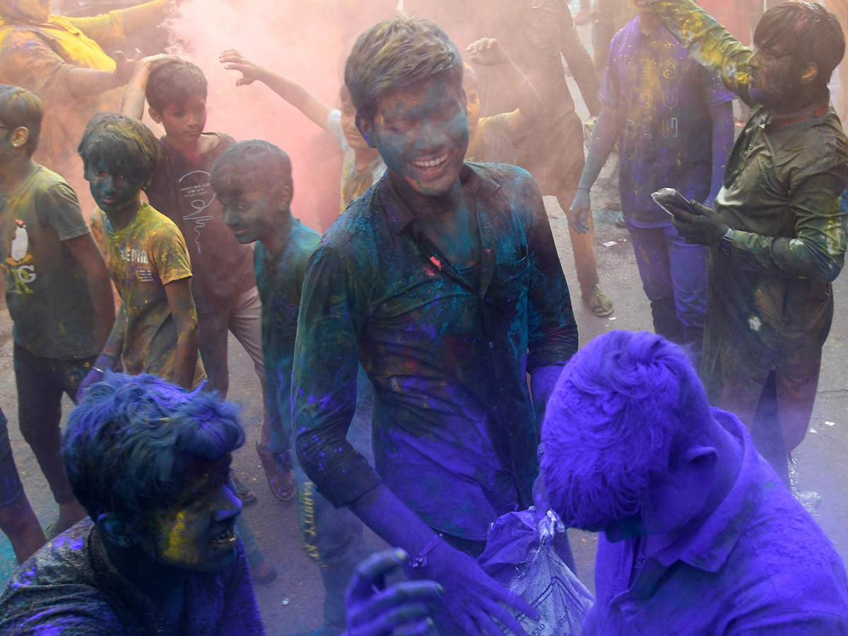 Holi 2025 Celebrations in Hyderabad HD Photos12