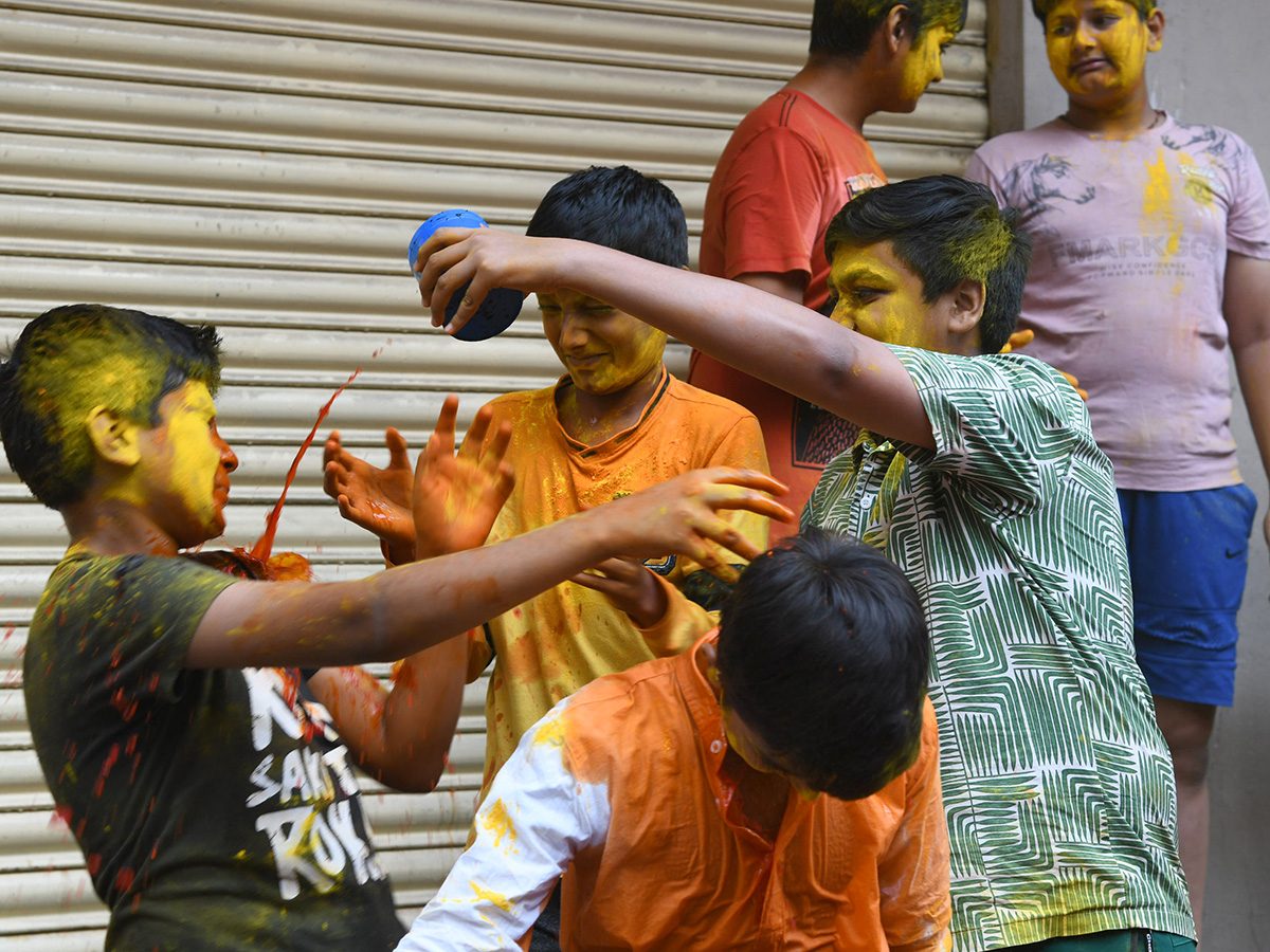 Holi 2025 Celebrations in Hyderabad HD Photos14