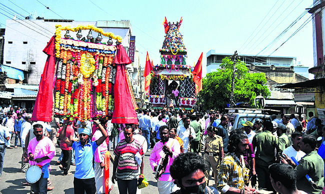 రూ. 50 లక్షల  విలువైన డ్రగ్స్‌ స్వాధీనం 2