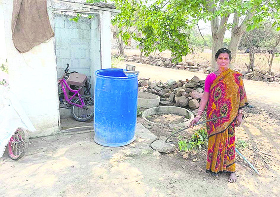 పల్లె గొంతెండుతోంది!1