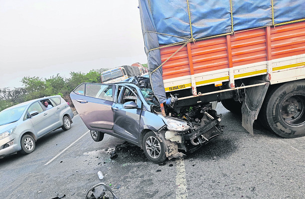యాదగిరి ఆలయ మాడవీధిలో జర్మనీ టెంట్‌1