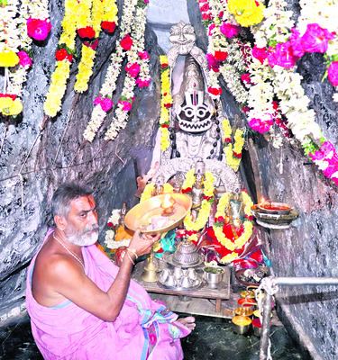 కొమ్మాల జాతర షురూ..1
