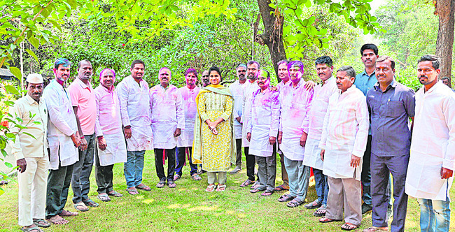 అంబరాన్నంటిన హోలీ వేడుకలు3