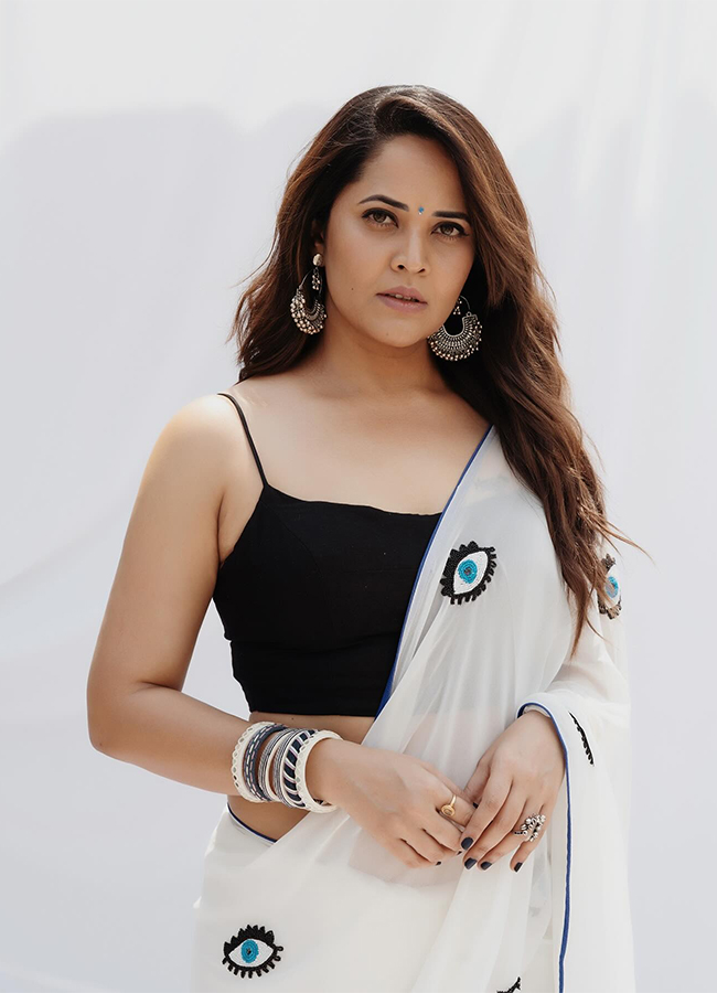 Actress Anasuya Bharadwaj White Saree Photos13