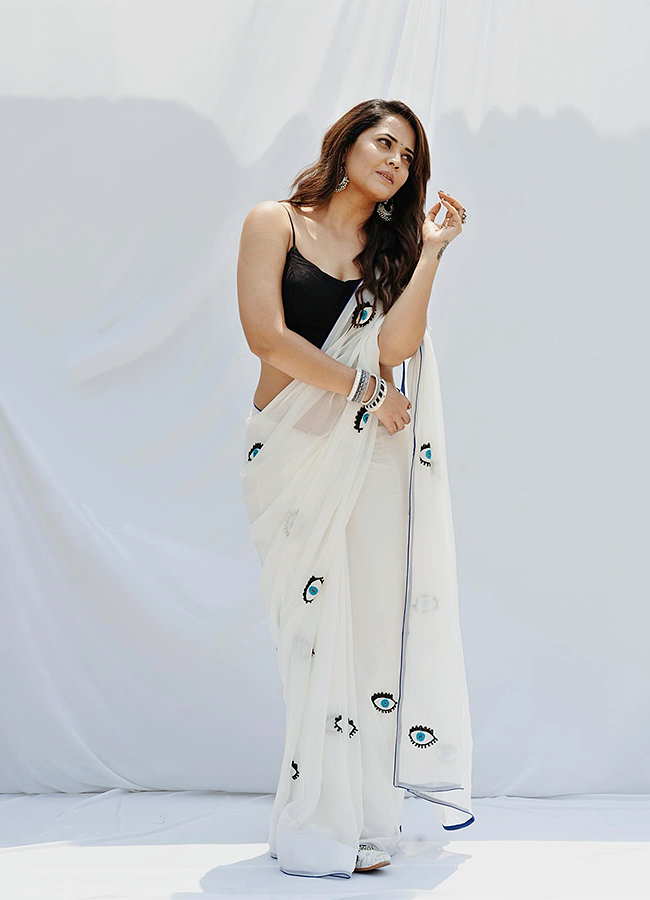 Actress Anasuya Bharadwaj White Saree Photos14