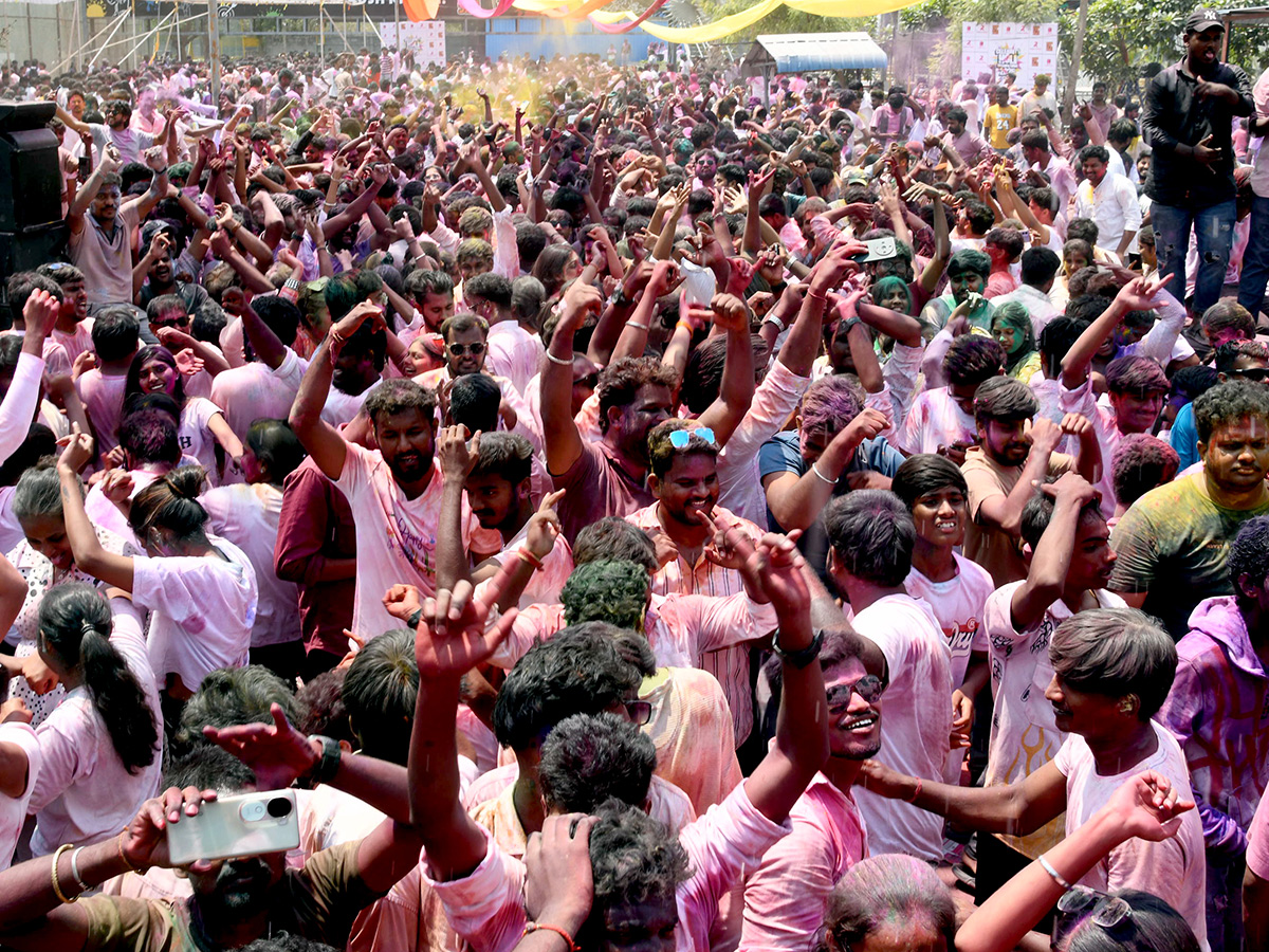 holi 2025 celebrations in hyderabad HD photos12