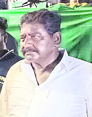 ఇంటింటికీ పోలీసుల కాపలా 9