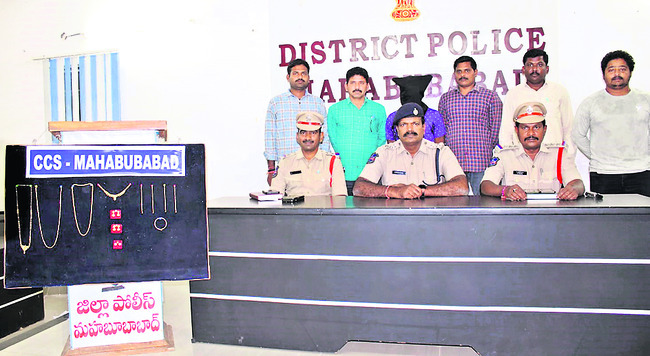 జగదీష్రెడ్డిపై సస్పెన్షన్ ఎత్తివేయాలి1