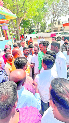 ఓవర్ టు మినిస్టర్ 1