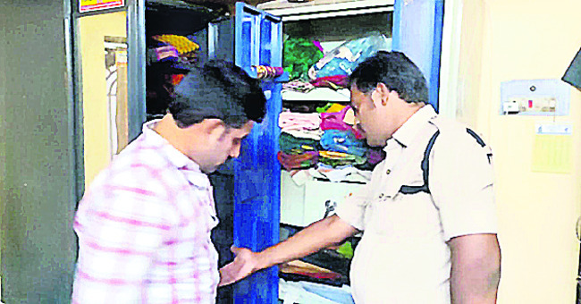 22 కాసుల బంగారు ఆభరణాల చోరీ 1