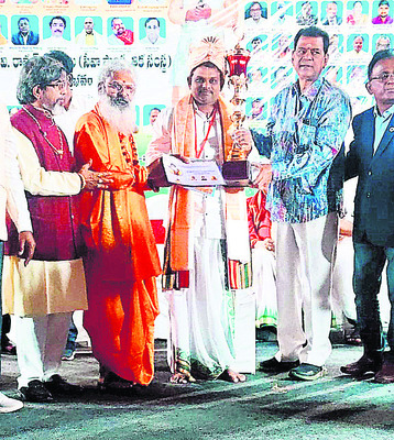జనార్దనాచార్యులుకు అవార్డు ప్రదానం1