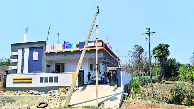 విద్యుత్ స్తంభం మార్పుపై ఇరువర్గాల వివాదం 1
